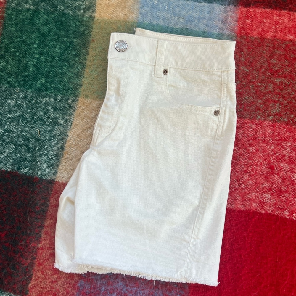Maurices White Women’s Shorts - Picture 2 of 5